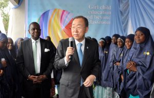 Ban Ki-moon visits school in Nigeria. Photo: UN