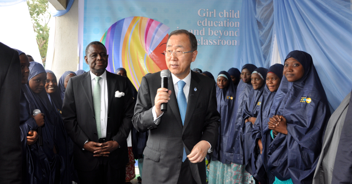 Ban Ki-moon visits school in Nigeria. Photo: UN